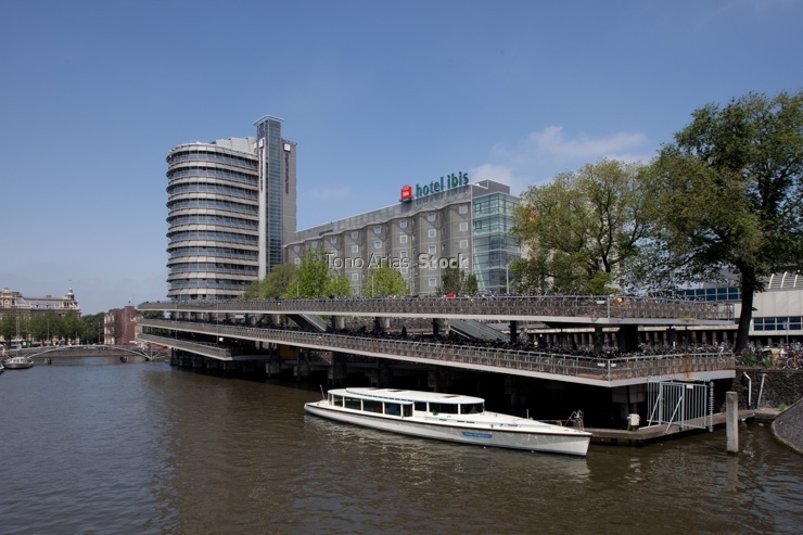 hotel y parking de bicicletas,Amsterdam, Holanda