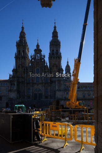 Montaxe escenario para visita do papa, Santiago de Compostela, G
