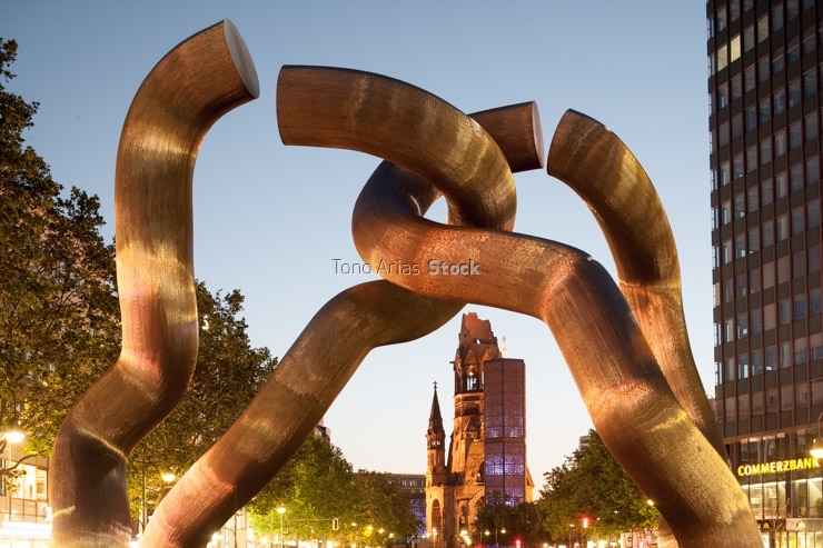 Berlin Escultura de Chillida Kurfürstendamm Berlín Alemania