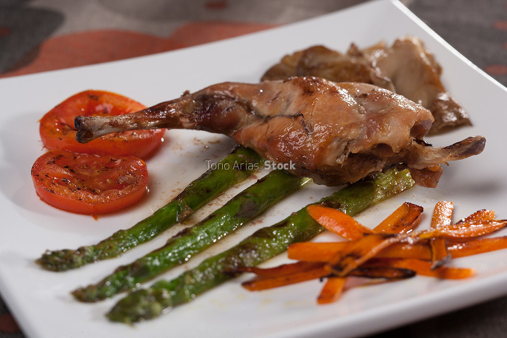 Conejo con verduras