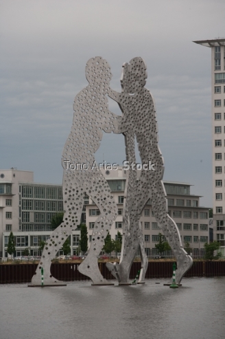 Escultura Hombre Molécula Berlín Alemania