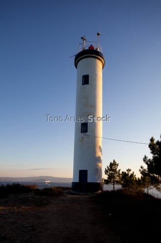 Faro de Punta Subrido, ría de Vigo, Galicia