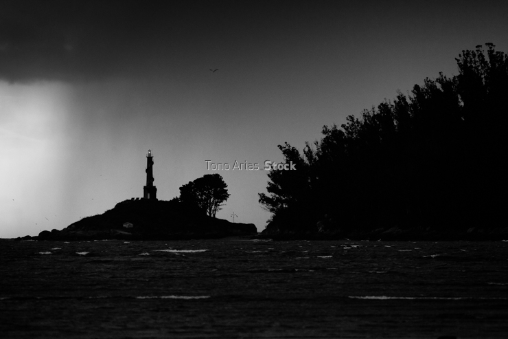 Faro Illa de Tambo, ría de Pontevedra, Galicia