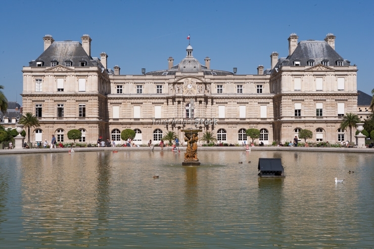 France, Paris, people relaxing in garden of Luxembourg Palace