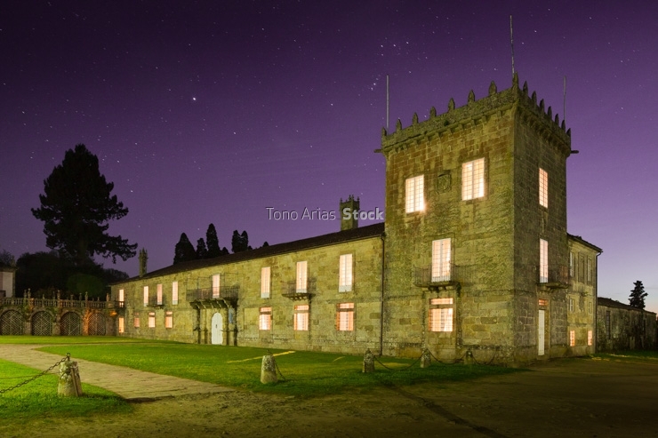 Imaxe nocturna do Pazo de Oca, A Estrada, Galicia
