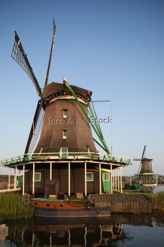 Molinos de viento tradicionales en Zaanse schans,Holanda, paises
