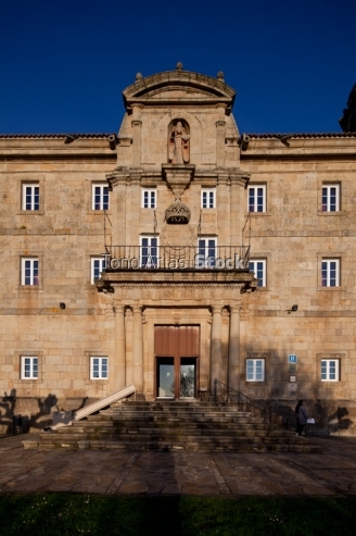 Mosteiro Benedictino de San Vicente do Pino, parador nacional, M
