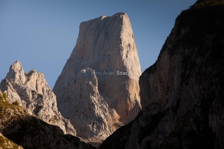Naranjo de Bulnes, Picos de Europa