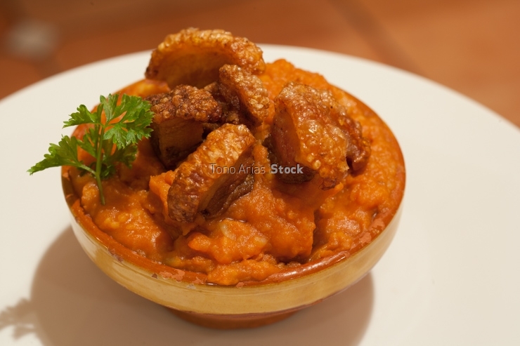 Patatas revolconas, gastronomía de Ávila, Castilla León,