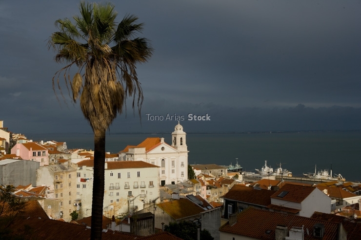Portugal, Lisbon, Church of Santo Estêvão,Alfama district 