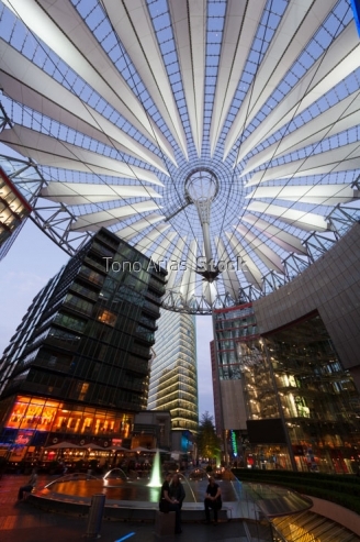 Sony Center  Potsdamer Platz. Berlín Alemania